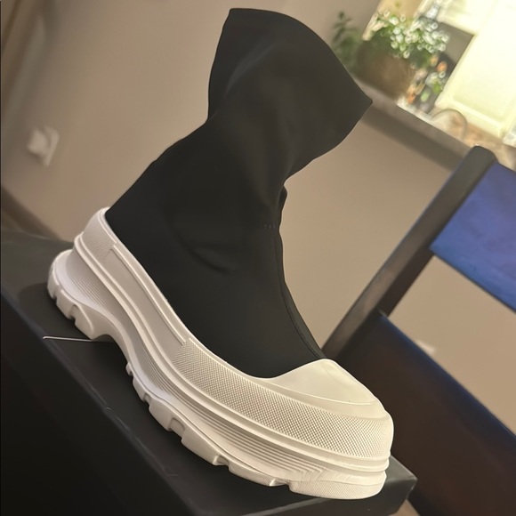 Cape Robbin Gig-Sideper sneaker boots 🥾 BRAND NEW❣️Size 7 - Picture 10 of 15